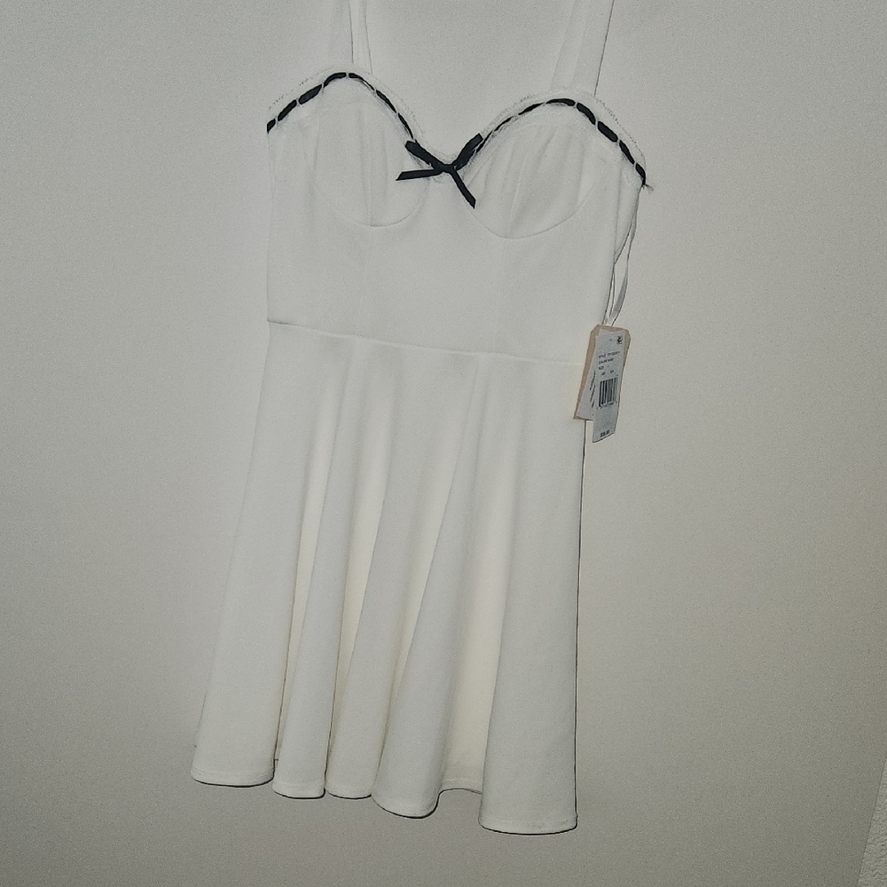 Chic White Chemise with Black Accents